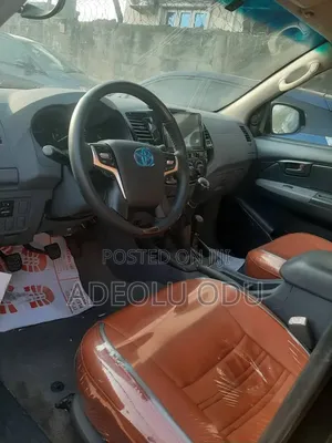 Toyota Hilux 2014 Black