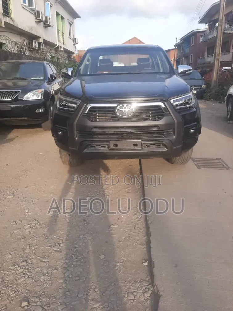 Toyota Hilux 2014 Black