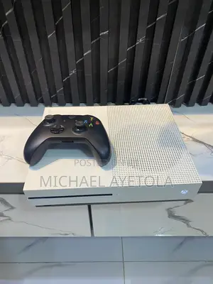 Xbox One S With 7 Games One Controller Perfectly Working Fine
