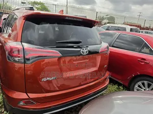 Toyota RAV4 2016 Orange