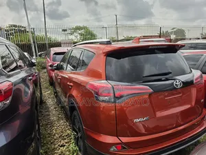 Toyota RAV4 2016 Orange