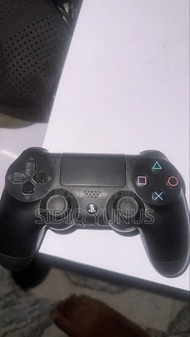 Playstation 4 Pro With 5 Games
