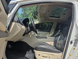 Toyota Venza 2010 White