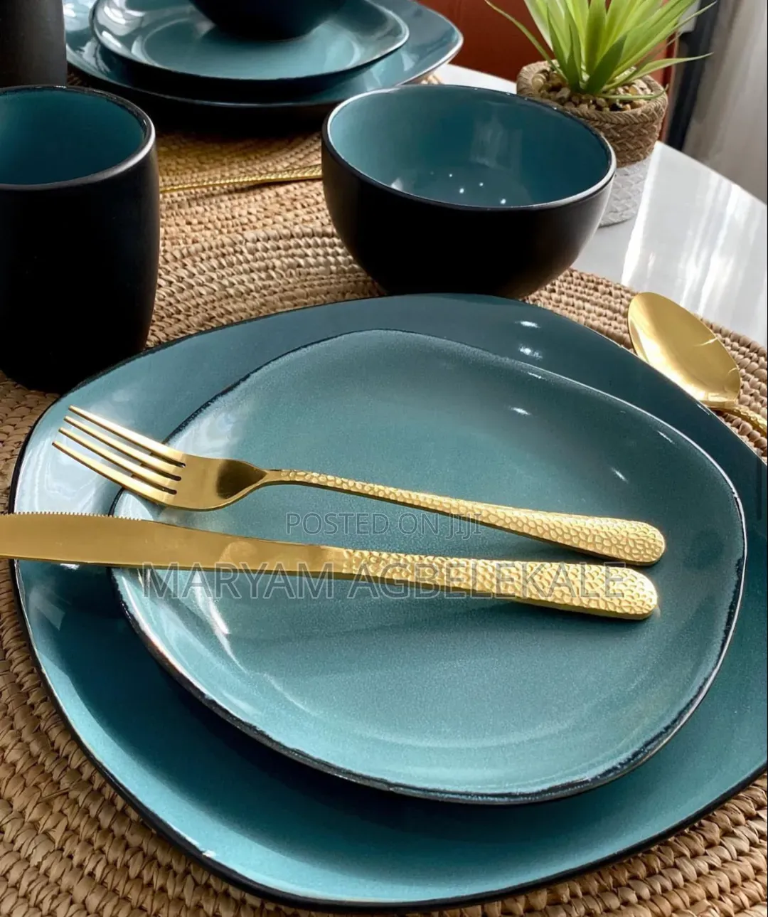 Teal and Black Dinner Set