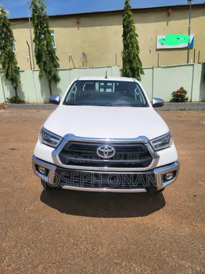 Toyota Hilux Revo Double Cab Petrol 2.7 AWD 2021 White