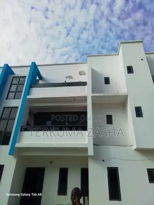 3bdrm Apartment in Lifecamp for sale
