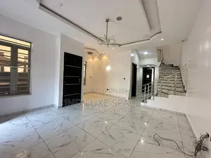 4bdrm Duplex in Chevron for rent