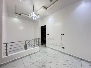 4bdrm Duplex in Chevron for rent