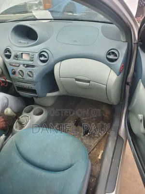 Toyota Yaris 2004 Silver