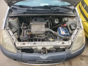 Toyota Yaris 2004 Silver