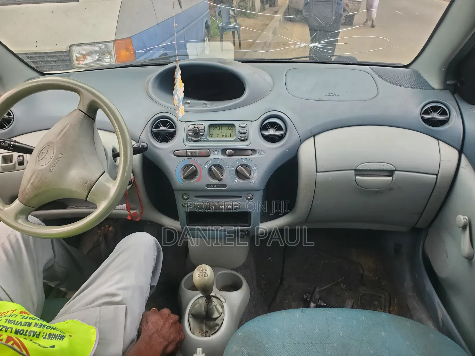 Toyota Yaris 2004 Silver