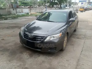Toyota Camry 2010 Gray