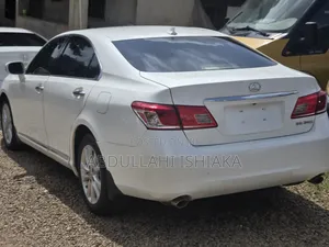 Lexus ES 2012 White