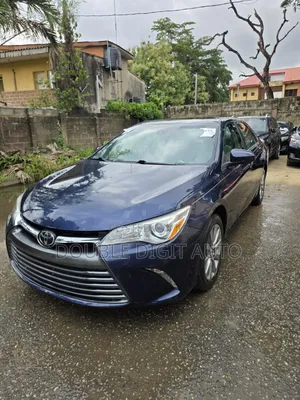 Toyota Camry XLE 4dr Sedan (2.5L 4cyl 6A) 2016 Blue