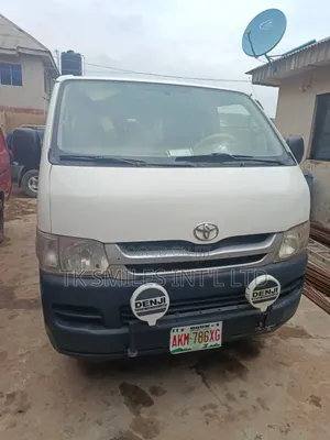 Toyota HiAce 2008 White