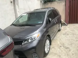 Toyota Sienna 2017 Gray