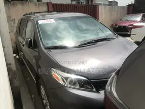 Toyota Sienna 2017 Gray