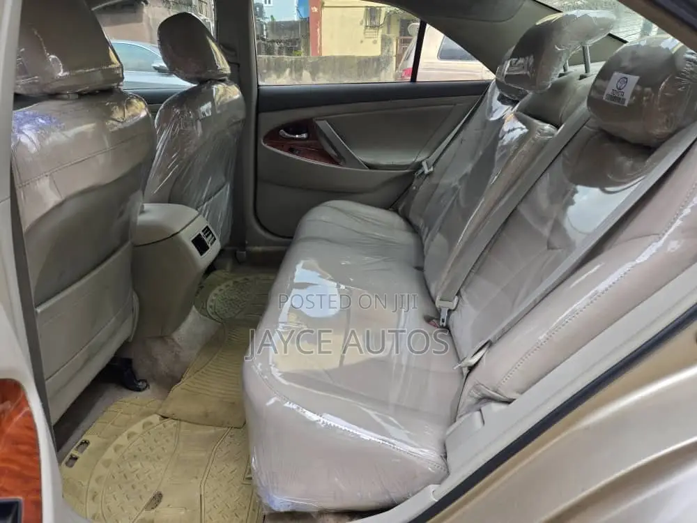 Toyota Camry 2010 Gold