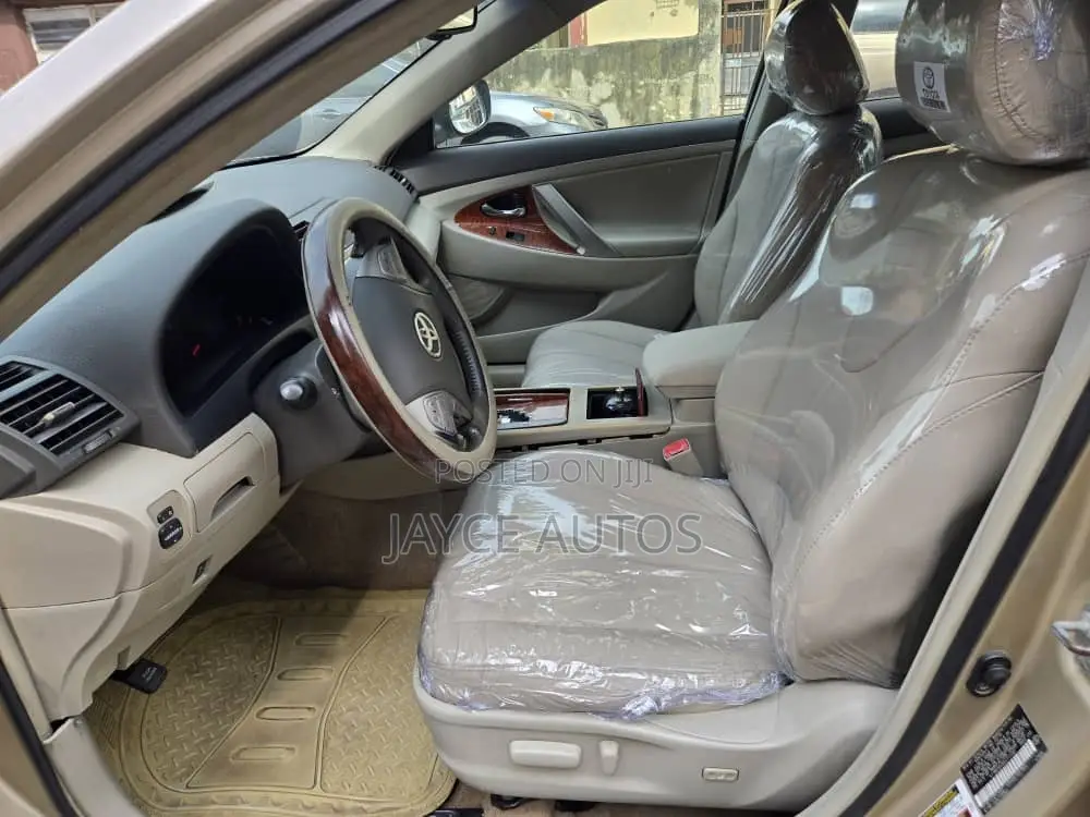 Toyota Camry 2010 Gold