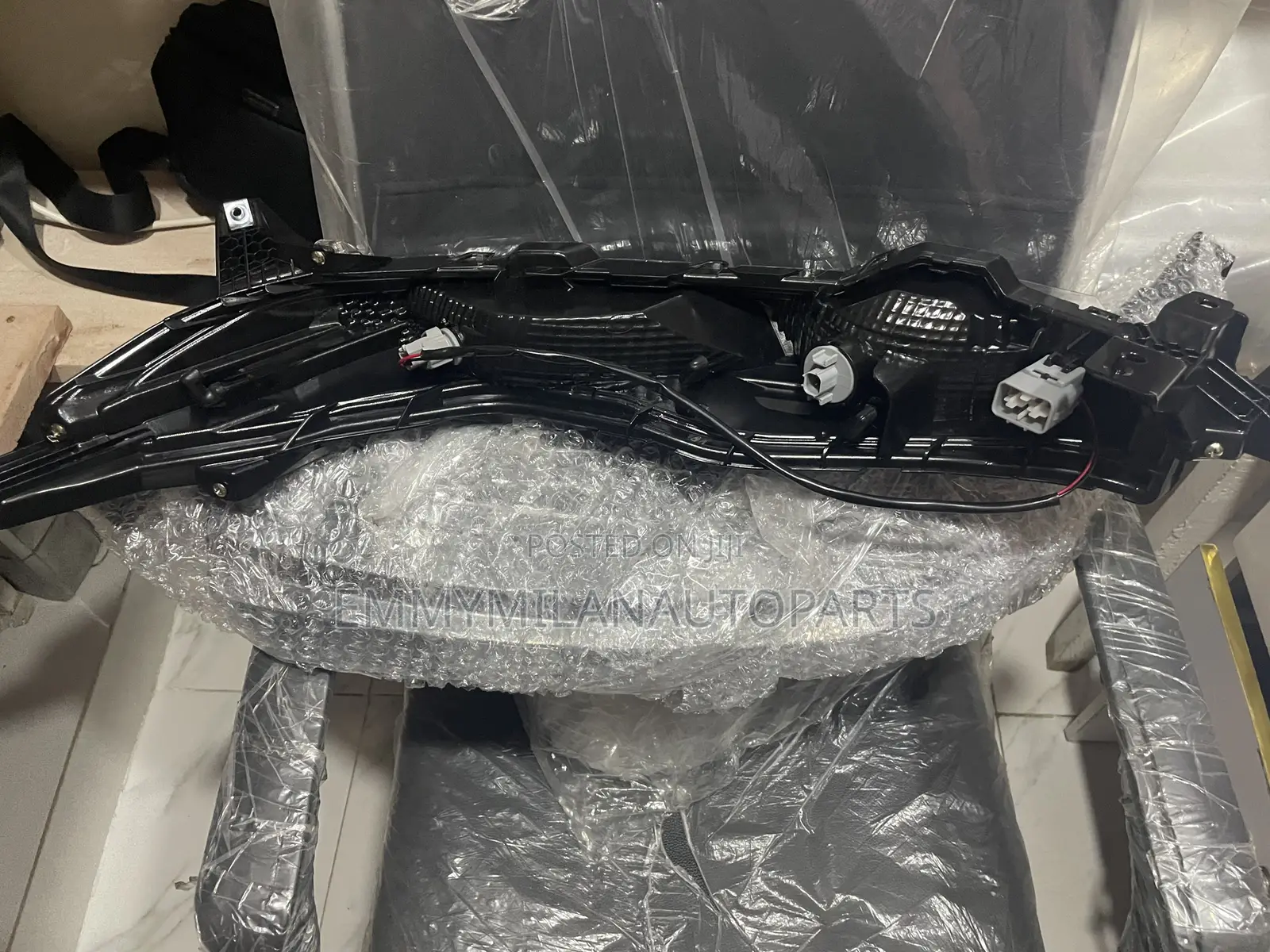 Upper Bumper Pointer L200 2024