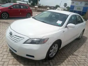 Toyota Camry Base 4dr Sedan (2.4L 4cyl 5M) 2009 White