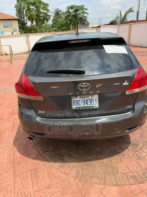Toyota Venza V6 AWD 2010 Gray