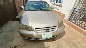 Honda Accord 2002 Gold