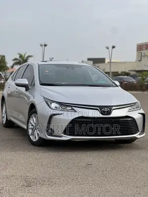 Toyota Corolla 2022 Silver
