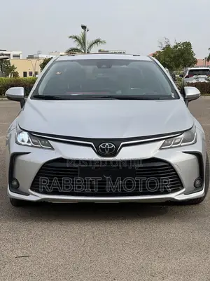 Toyota Corolla 2022 Silver