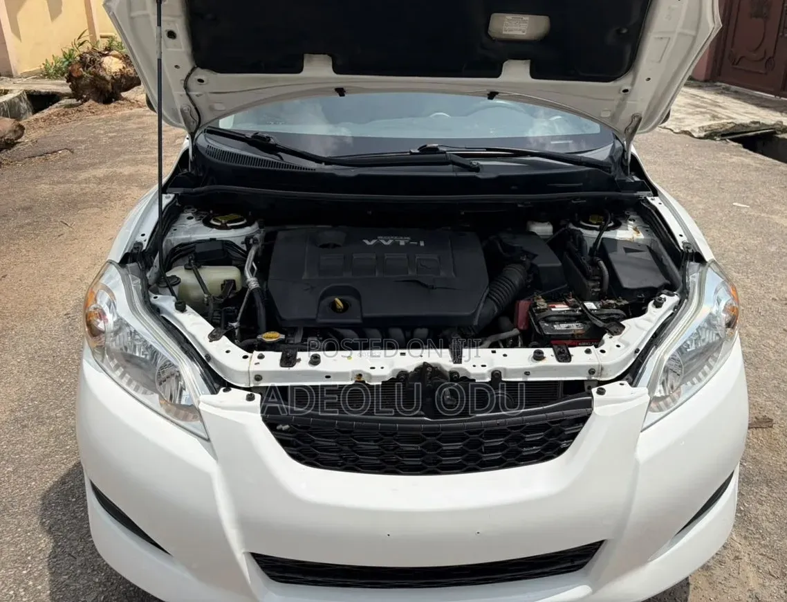 Toyota Matrix 2010 White