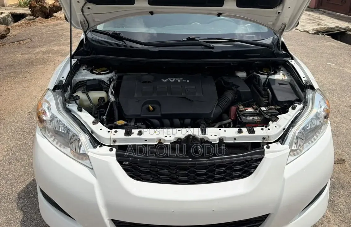 Toyota Matrix 2010 White