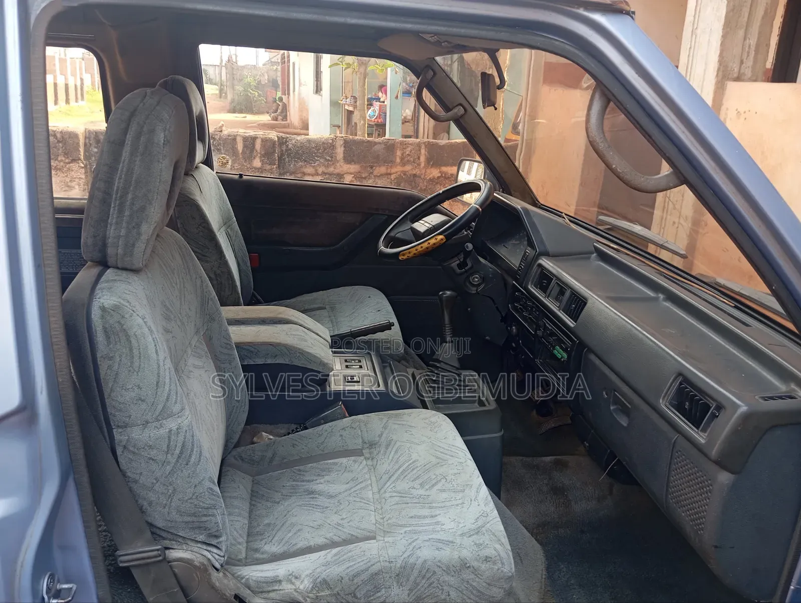 Mitsubishi L300 2002 Blue