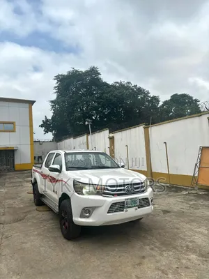 Toyota Hilux 2014 White