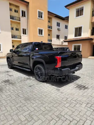 Toyota Tundra 2025 Black