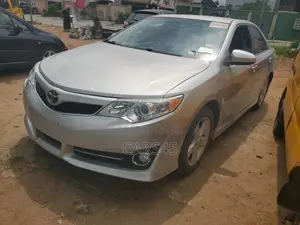 Toyota Camry LE 4dr Sedan (2.5L 4cyl 6A) 2013 Silver