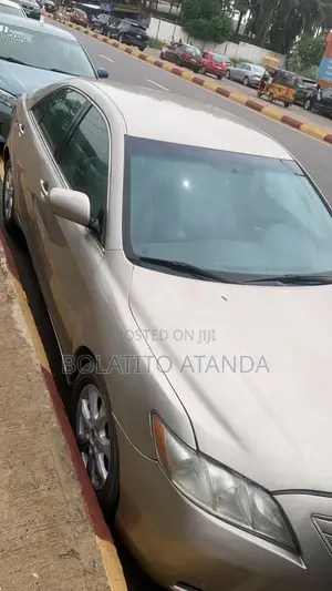 Toyota Camry 2009 Gold