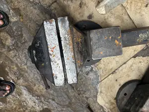 Beta 1599f Steel-Forged Bench Vise