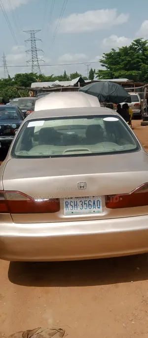 Honda Accord 2004 Gold