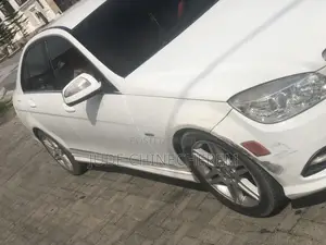 Mercedes-Benz C300 2010 White