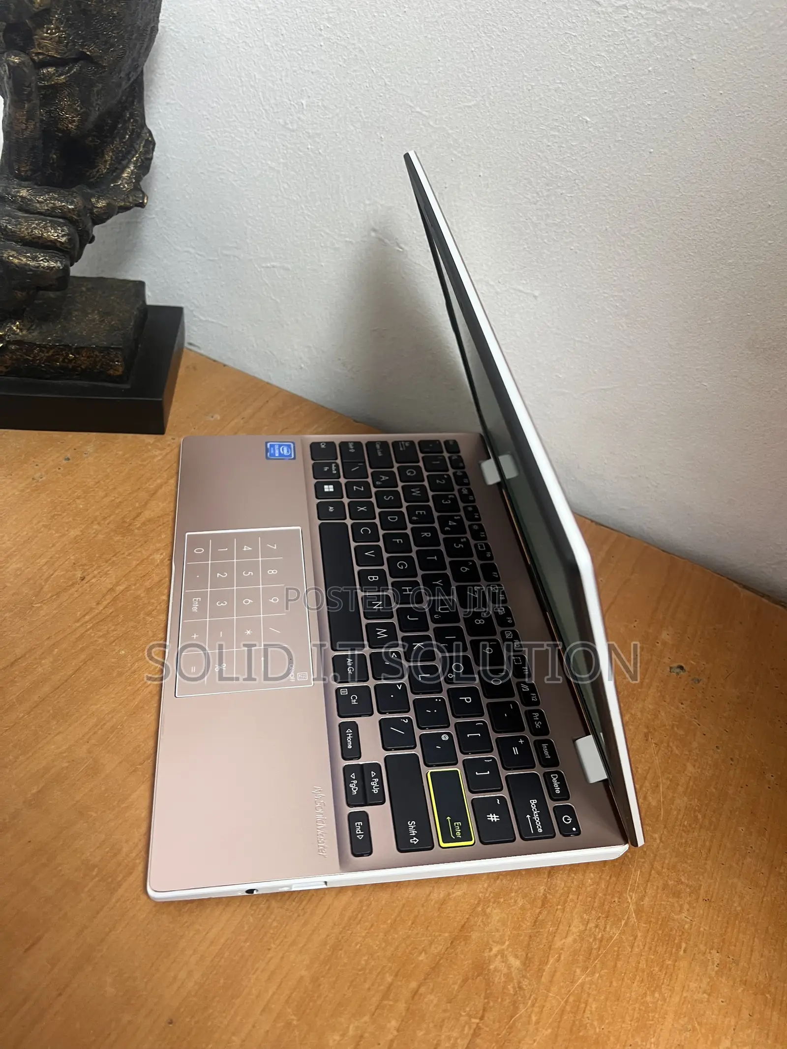 Laptop Asus 4GB Intel Celeron SSD 72GB