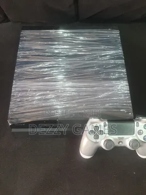Hack Ps4 With One Pad and 8 Games Installed.