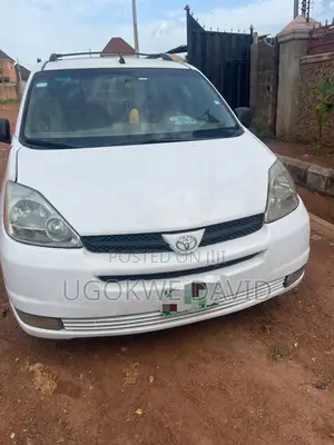 Toyota Sienna 2006 White