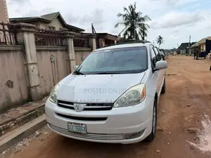 Toyota Sienna 2006 White