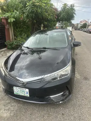 Toyota Corolla SE (1.8L 4cyl 2A) 2018 Black
