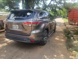 Toyota Highlander 2018 Brown
