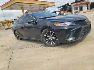 Toyota Camry SE (2.5L 4cyl 8A) 2019 Black