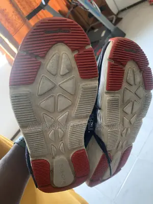 Neatly Used Skechers Gorun