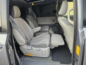 Toyota Sienna 2012