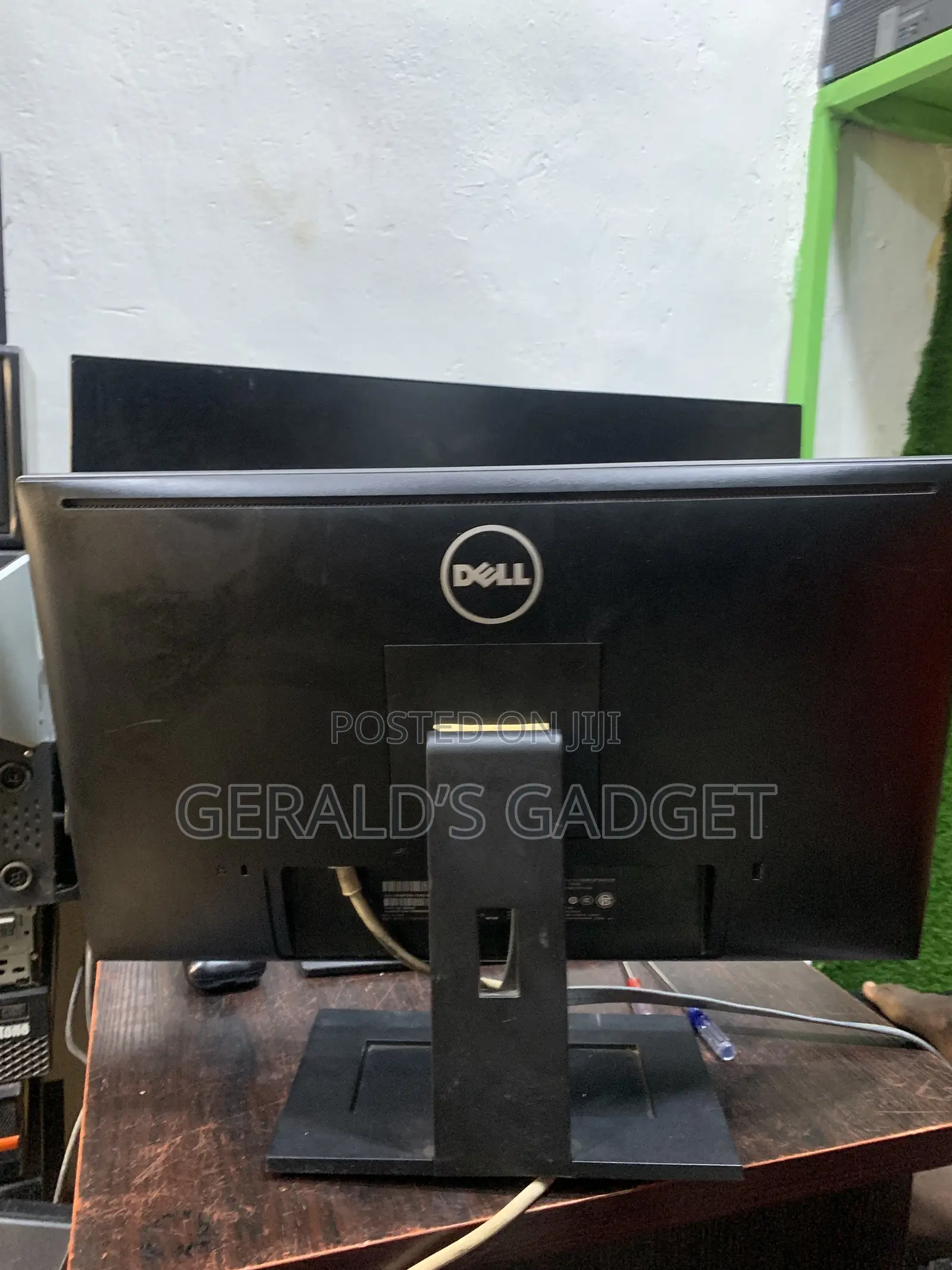 Dell 24 Inches