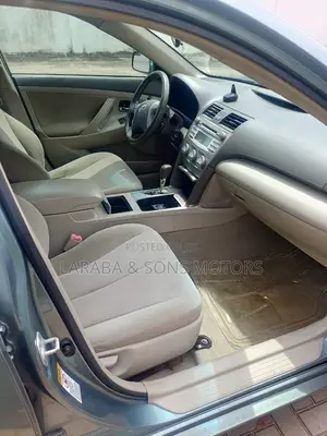 Toyota Camry LE 4dr Sedan (2.5L 4cyl 6A) 2011 Green